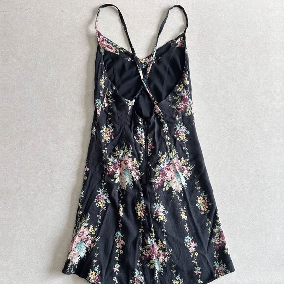 Alice + Olivia Alves Floral Dress ASO Elena Gilbert - Picture 6 of 10